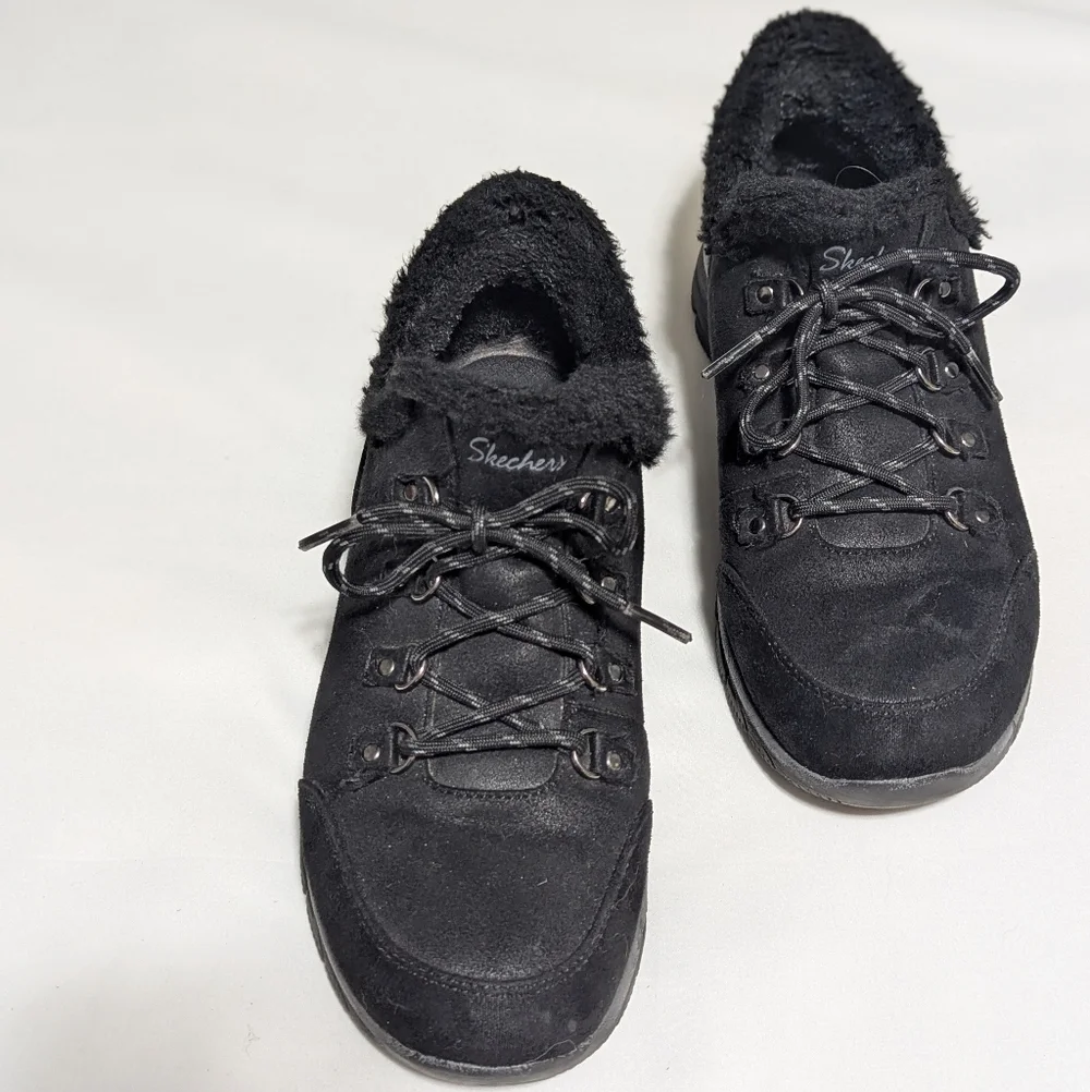 Like New Women's Skechers Slip-Ins's Black Faux Fur Lined Shoe/Sneaker - Picture 5 of 10